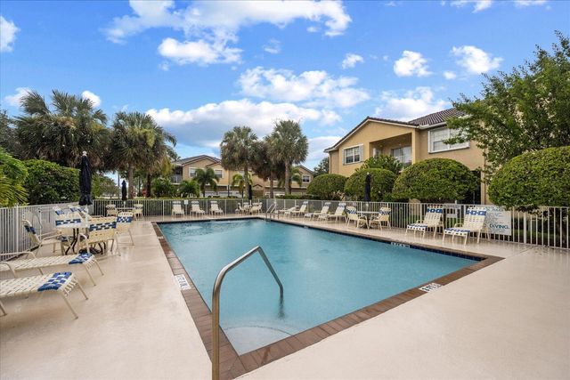 112 Lighthouse Circle G, Tequesta, FL 33469