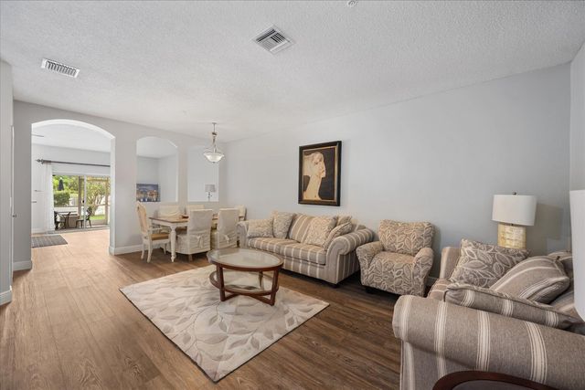 112 Lighthouse Circle G, Tequesta, FL 33469