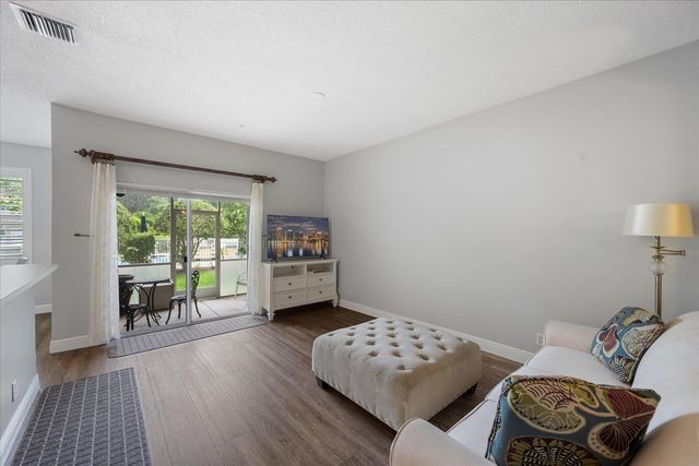 112 Lighthouse Circle G, Tequesta, FL 33469