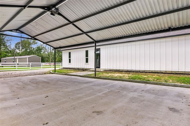 634 County Road 2342, Dayton, TX 77535