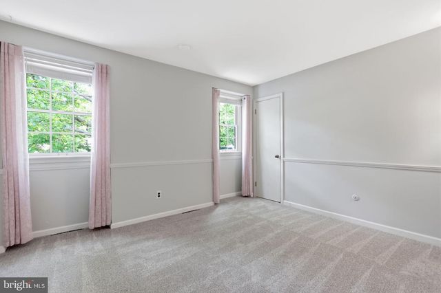 572 STERLING ST, Newtown, PA 18940