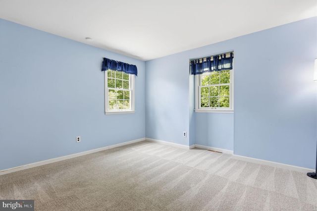 572 STERLING ST, Newtown, PA 18940