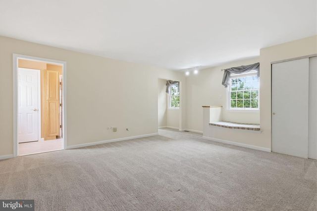 572 STERLING ST, Newtown, PA 18940
