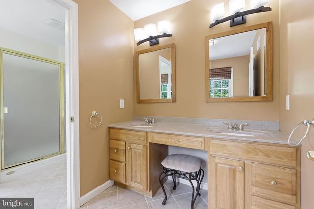 572 STERLING ST, Newtown, PA 18940