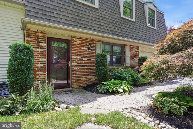 572 STERLING ST, Newtown, PA 18940
