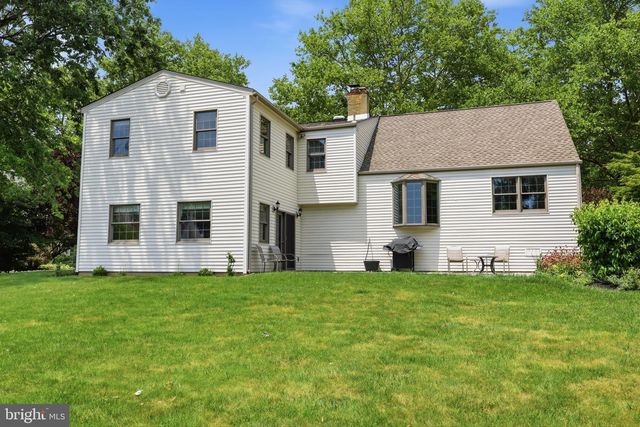 572 STERLING ST, Newtown, PA 18940
