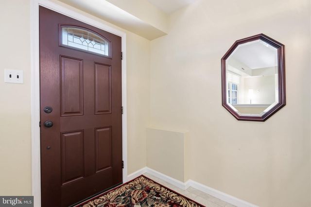 572 STERLING ST, Newtown, PA 18940