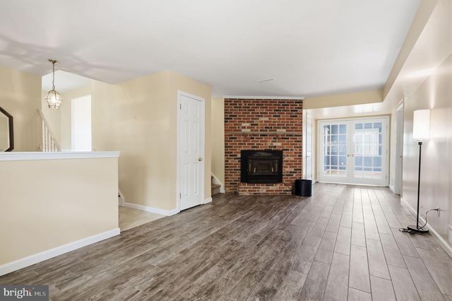 572 STERLING ST, Newtown, PA 18940