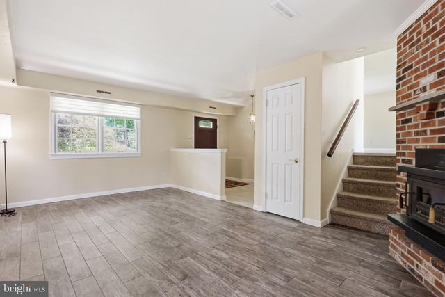 572 STERLING ST, Newtown, PA 18940