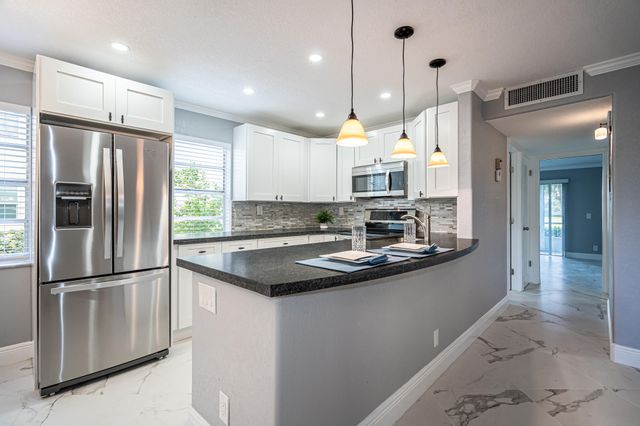 244 Normandy F Lane, Delray Beach, FL 33484