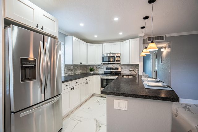 244 Normandy F Lane, Delray Beach, FL 33484