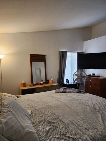 5810 W San Gabriel Avenue, Fresno, CA 93722