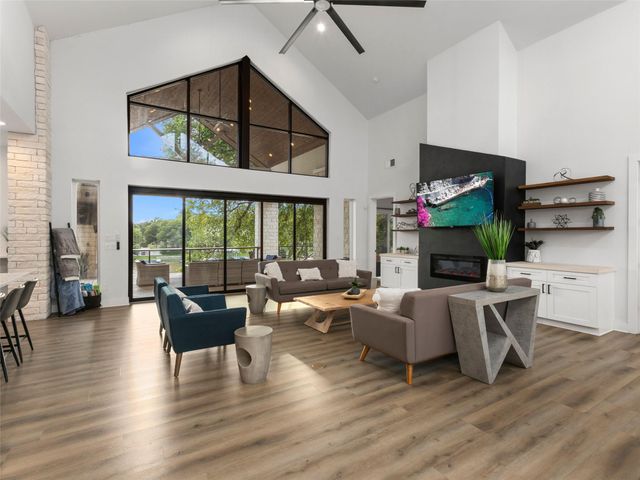 230 Turtle LN, Seguin, TX 78155