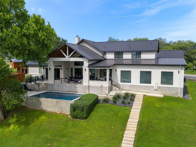 230 Turtle LN, Seguin, TX 78155