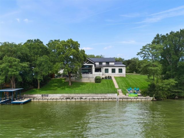 230 Turtle LN, Seguin, TX 78155