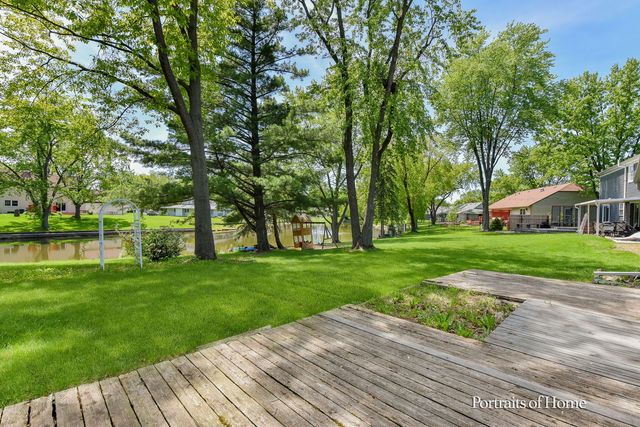 40 Cayman Drive, Montgomery, IL 60538