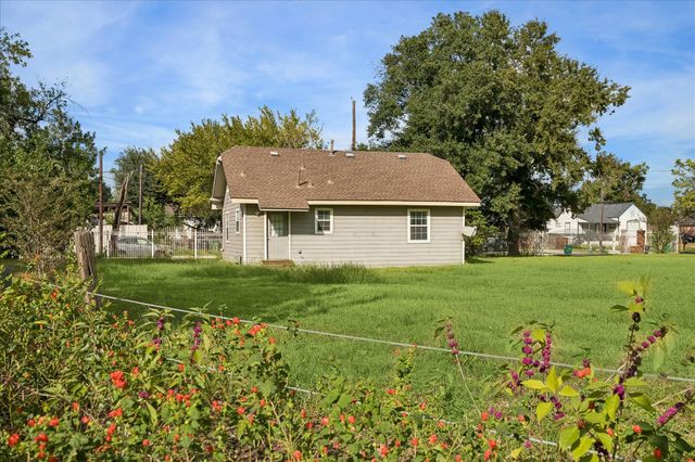 7912 Brays Street, Houston, TX 77012