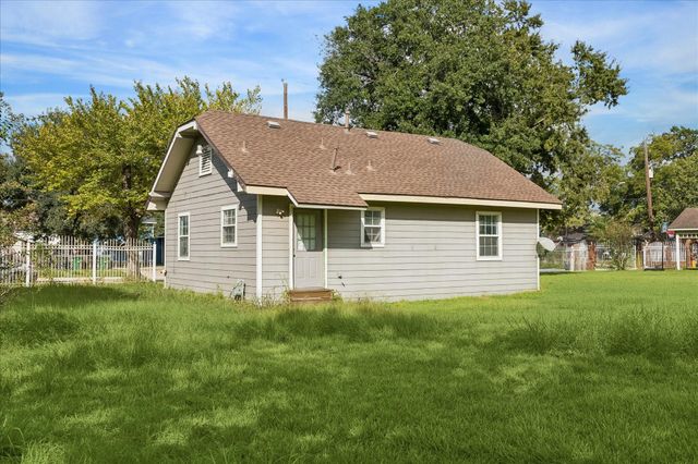 7912 Brays Street, Houston, TX 77012