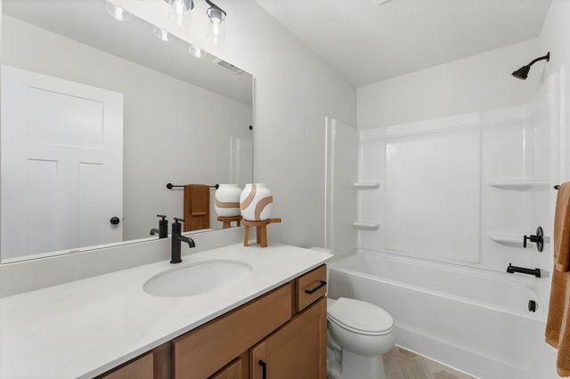 1020 130th Court E, Rosemount, MN 55068
