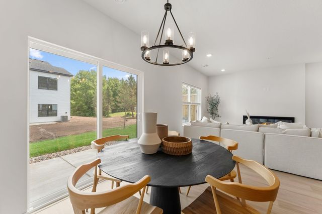 1020 130th Court E, Rosemount, MN 55068