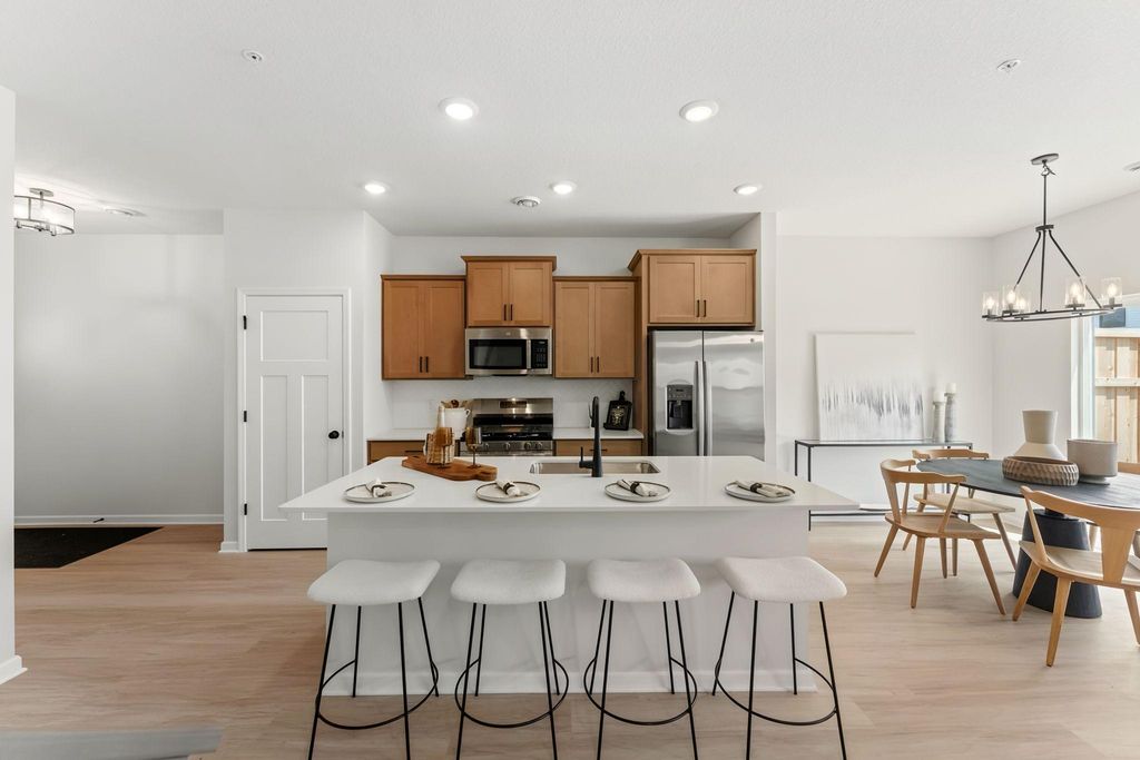 1020 130th Court E, Rosemount, MN 55068