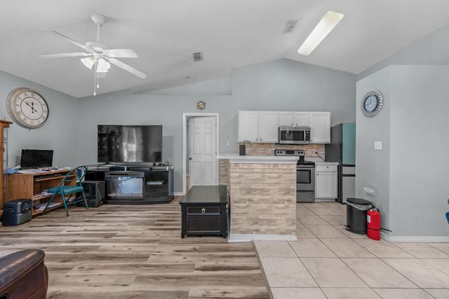 118 Cabana Way, Crestview, FL 32536