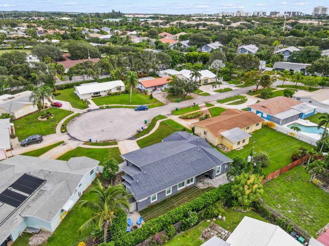 68 Azalea Circle, Jupiter, FL 33469
