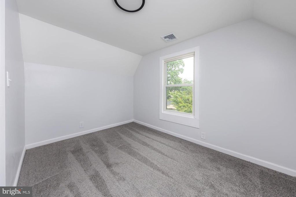 400 N SEVENTH ST, Vineland, NJ 08360