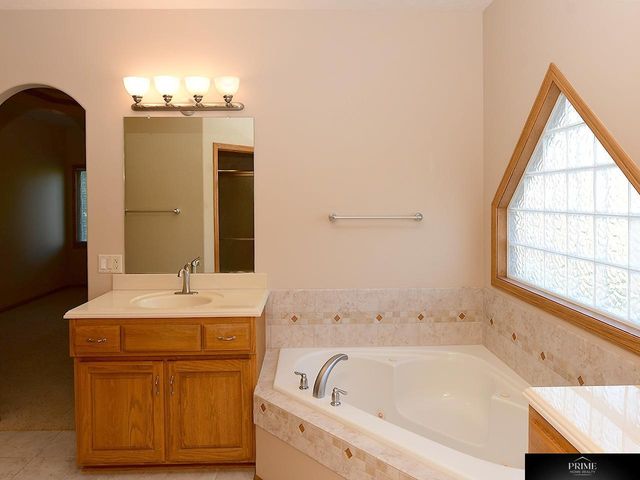 1571 Hardwood Drive, Papillion, NE 68046