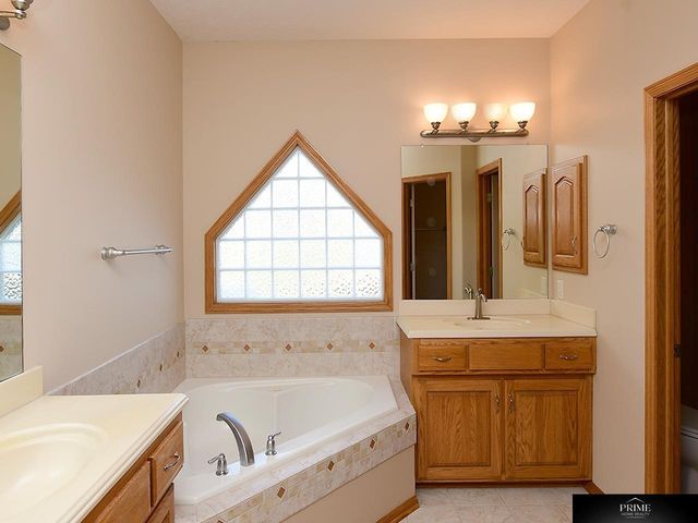 1571 Hardwood Drive, Papillion, NE 68046