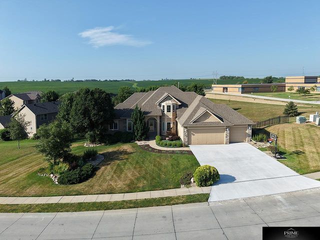 1571 Hardwood Drive, Papillion, NE 68046