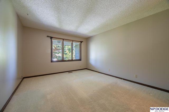 6703 Hawkins Bend, Lincoln, NE 68516