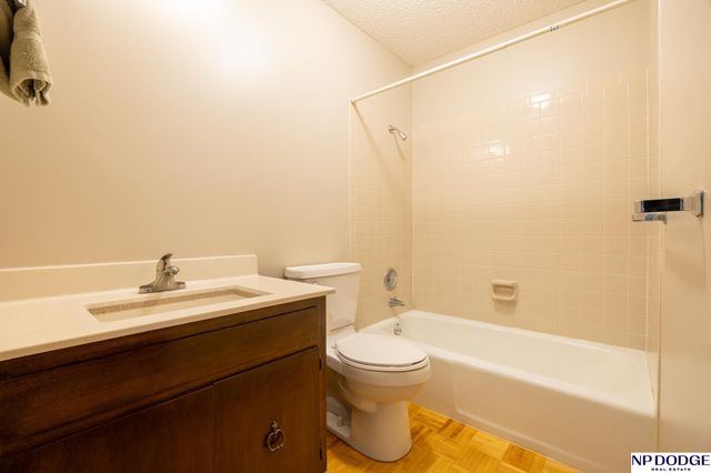 6703 Hawkins Bend, Lincoln, NE 68516