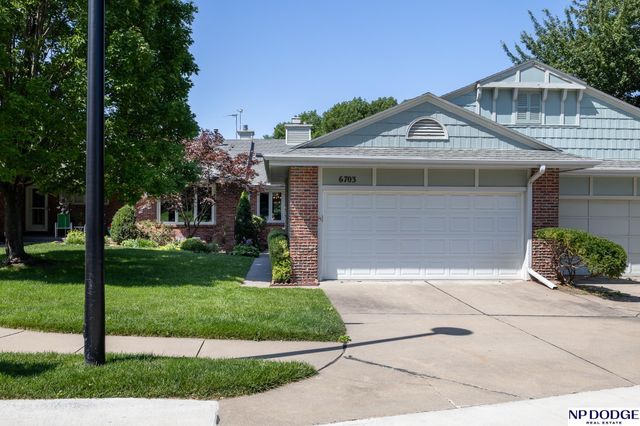 6703 Hawkins Bend, Lincoln, NE 68516