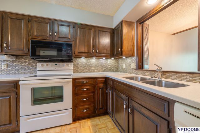 6703 Hawkins Bend, Lincoln, NE 68516