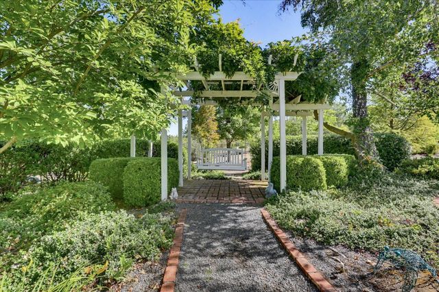 14470 Riva Ridge Cir, Auburn, CA 95602