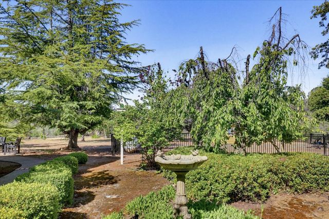 14470 Riva Ridge Cir, Auburn, CA 95602