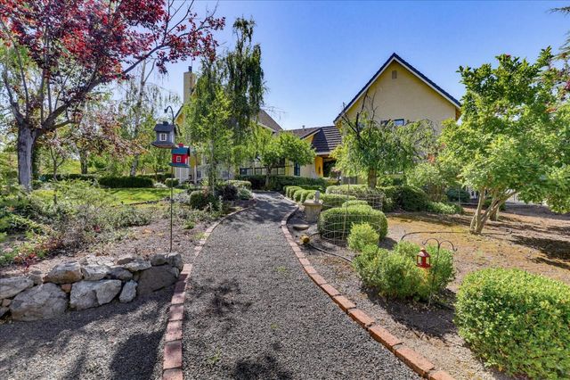 14470 Riva Ridge Cir, Auburn, CA 95602