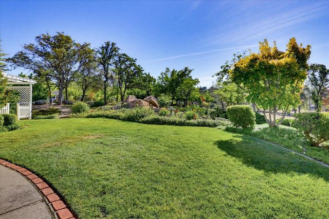 14470 Riva Ridge Cir, Auburn, CA 95602