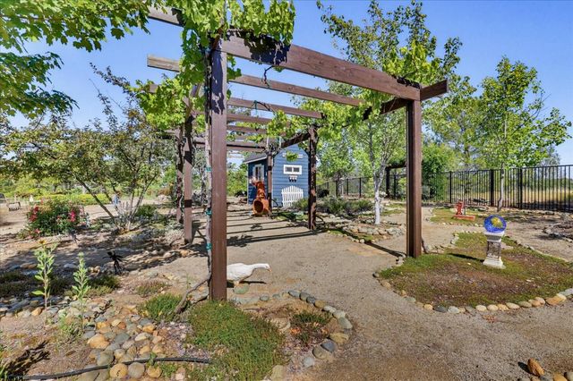 14470 Riva Ridge Cir, Auburn, CA 95602