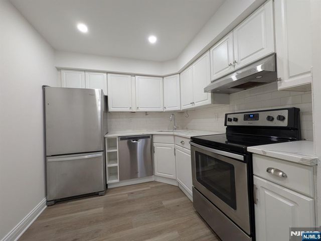 556 Windsor Drive, Palisades Park, NJ 07650