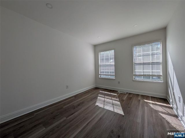 556 Windsor Drive, Palisades Park, NJ 07650