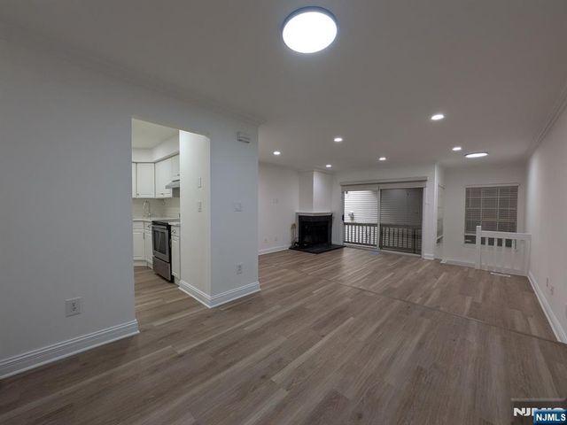 556 Windsor Drive, Palisades Park, NJ 07650