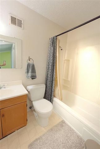 255 N Michigan Street 22, Lawrence, KS 66044