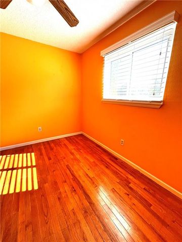 255 N Michigan Street 22, Lawrence, KS 66044