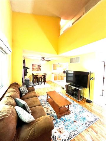 255 N Michigan Street 22, Lawrence, KS 66044