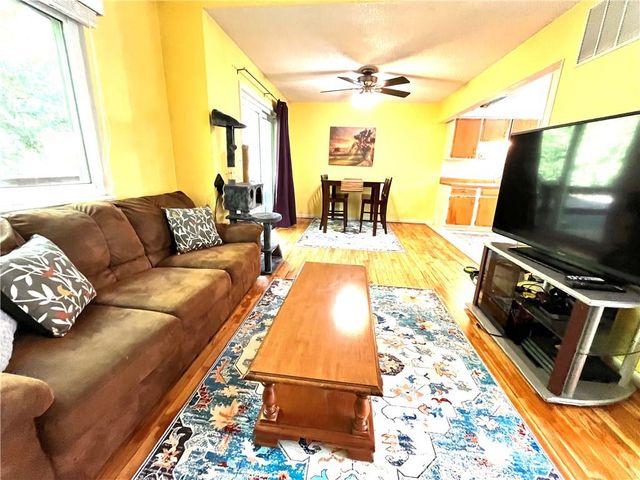 255 N Michigan Street 22, Lawrence, KS 66044