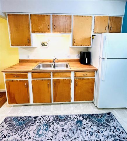 255 N Michigan Street 22, Lawrence, KS 66044