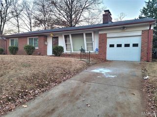 955 Jeanerette Drive, University City, MO 63130