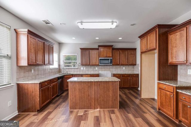 1502 Silver Mist Circle, Powder Springs, GA 30127